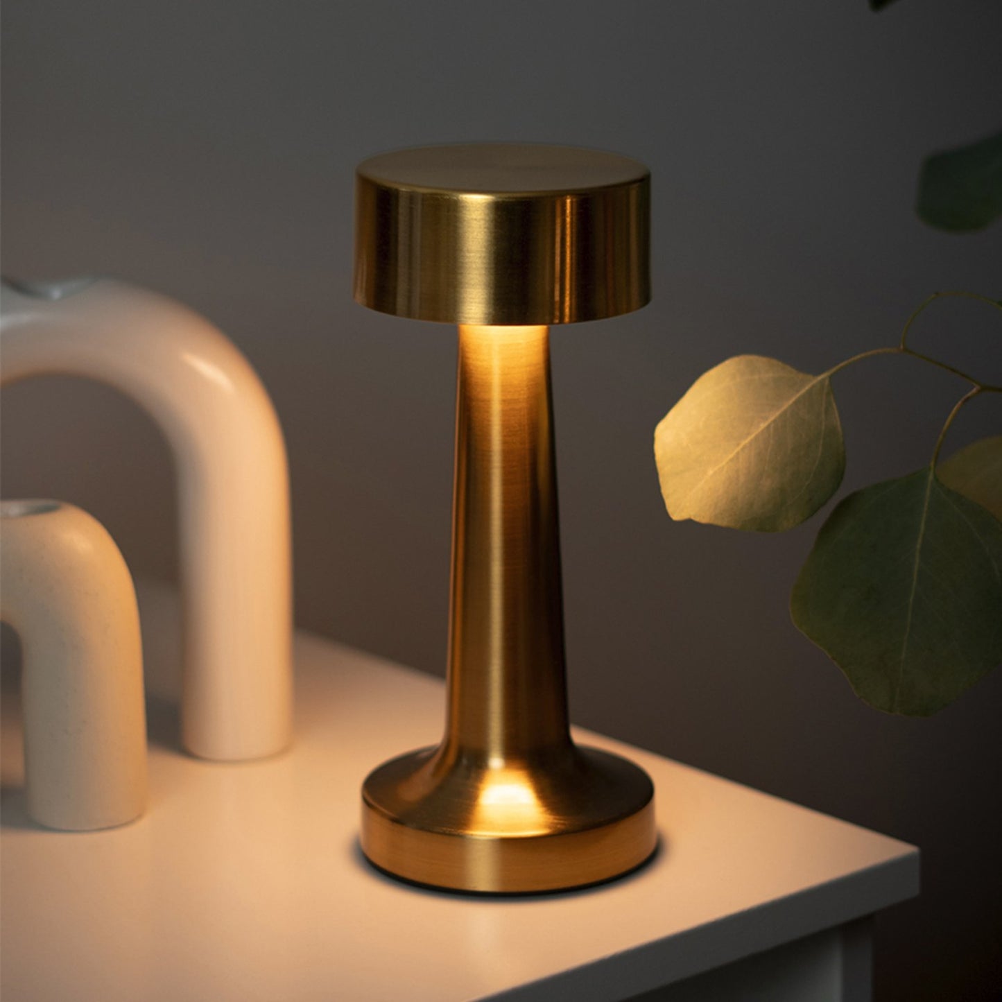 zlatna stona lampa, menja boje, touch screen lampa